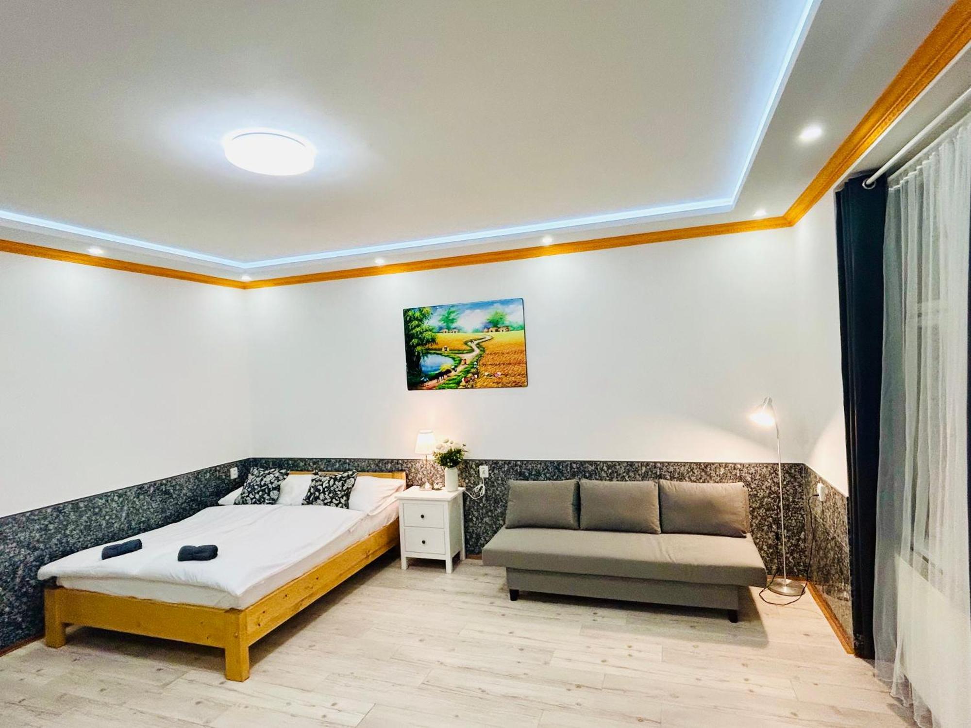 Modern Spacious Apartment In Center Прага Екстер'єр фото